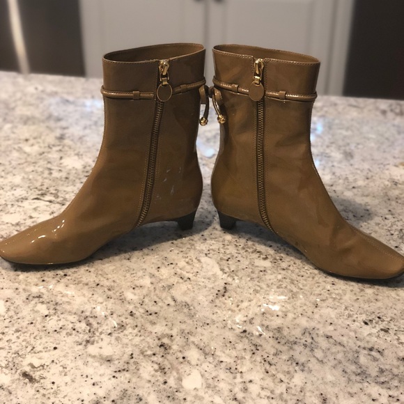 Eli’s Tahari booties - Picture 2 of 4
